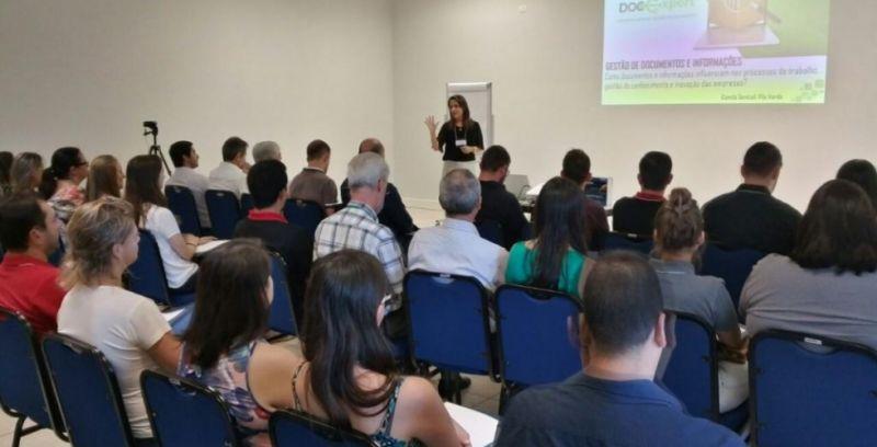 GESTÃO DE DOCUMENTOS E INFORMAÇÕES É TEMA DE OFICINA COM EMPRESÁRIOS DA REGIÃO OESTE