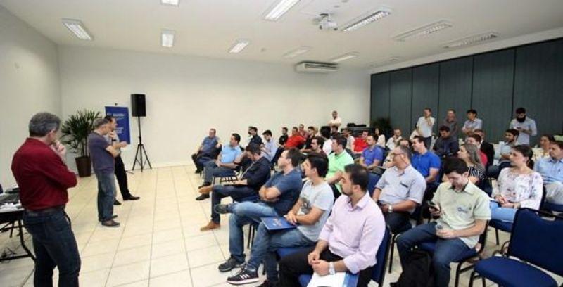 EMPREENDEDORES DO OESTE PARTICIPAM DE WORKSHOP SOBRE SOLUÇÕES E RESULTADOS PARA EMPRESAS DE TI